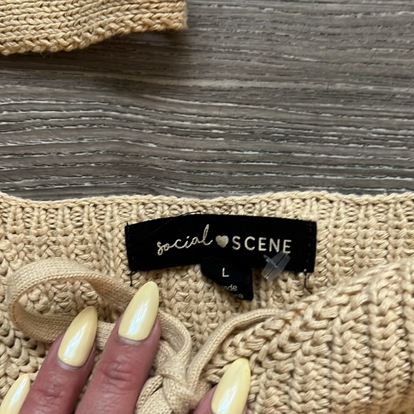 SOLD - Crochet top - Picture 2 of 3